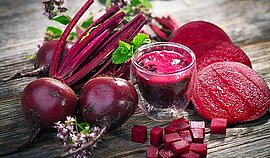 Beet greens are a real superfood for every athlete. Three recipes prepared by a dietitian that will make you fall for beet leaves